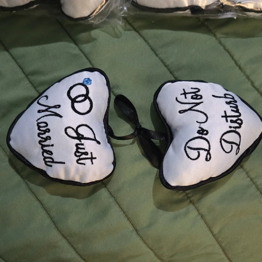 White Heart-Shaped Wedding Favors